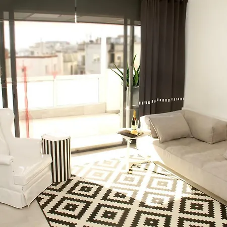 Art 7 Apartment